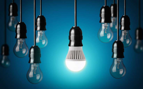 Українцям безкоштовно роздадуть LED-лампи: як отримати