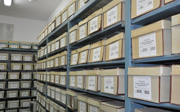 Росія вдається до крадіжок архівних документів в Україні