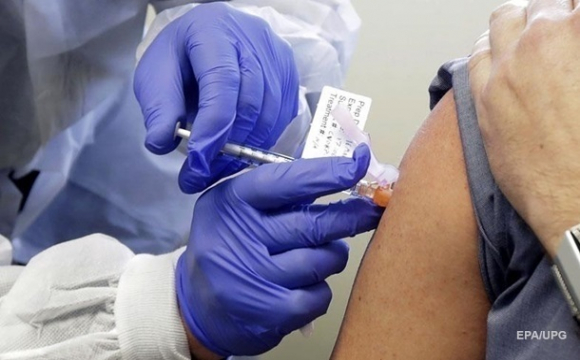 Майже дві третини українців впевнені в необхідності COVID-вакцини