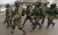 Росія стягує техніку та накопичує війська під кордоном з Україною