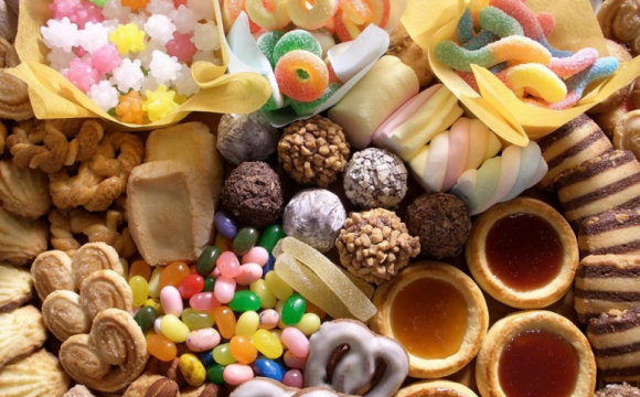 В Україні скоротять виробництво солодощів