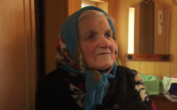 На Горохівщині 92-річна бабуся ледь не замерзла, бо їй помилково відрізали газ. ВІДЕО