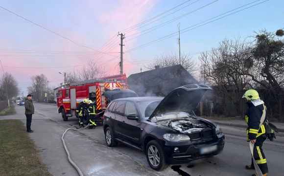 На Волині горіло авто. ФОТО