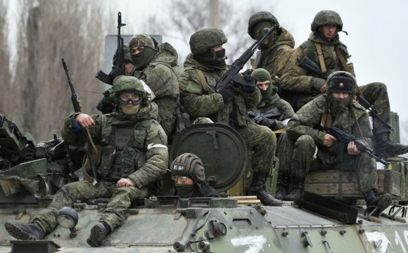 Росіяни розтягують свої війська по всьому фронту: що це означає