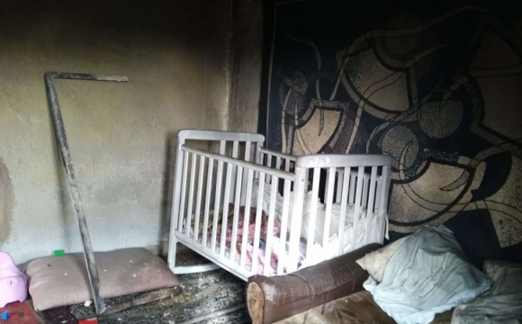 Діти горіли в хаті кілька годин: подробиці пожежі на Вінниччині. ВІДЕО