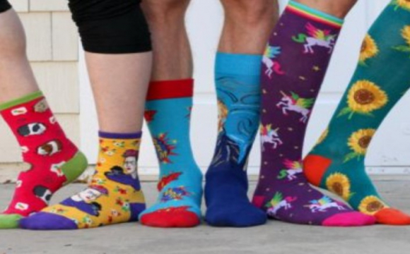 Волинян закликають купувати благодійні шкарпетки в підтримку людей із синдромом Дауна. ВІДЕО