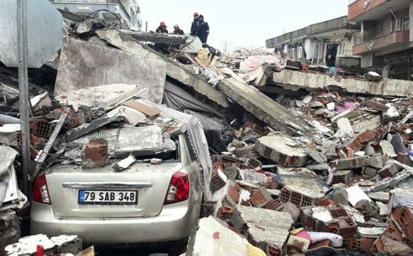 З-під завалів витягнули українку з дитиною, які просиділи там 4 дні. ФОТО