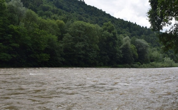 У річці за загадкових обставин потонула 15-річна дівчина. ФОТО