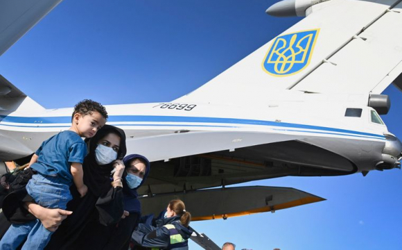 З Афганістану український військовий літак вивіз понад 80 людей
