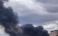 У Миколаєві після потужних вибухів почалася пожежа