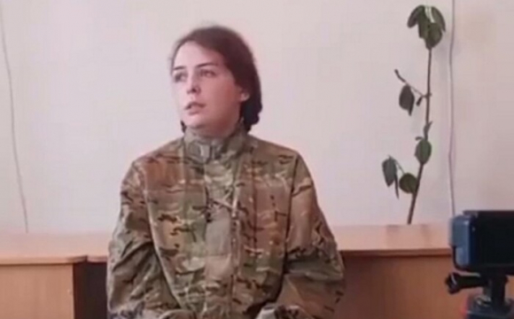 Росіяни показали інтерв’ю із полоненою українкою, яка на «Азовсталі» співала пісні. ВІДЕО