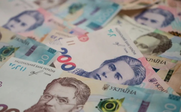 Українцям виплатять по 6660 грн через «ПриватБанк»: хто отримає