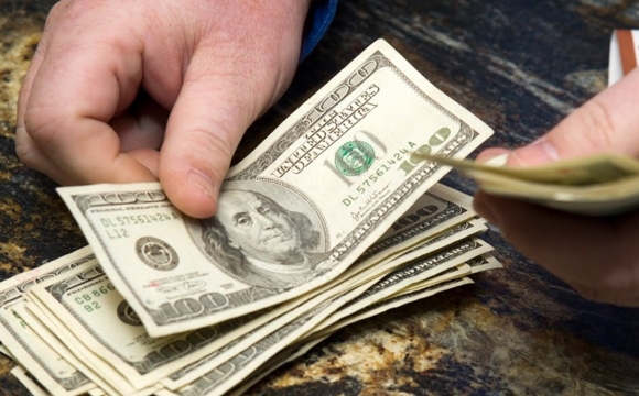 «Надії марні»: експерт дав невтішний прогноз щодо курсу долара