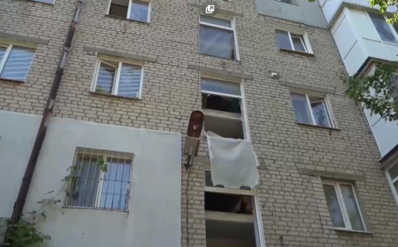 Росіяни обстріляли місто: у 7 будинках повибивало вікна. ВІДЕО