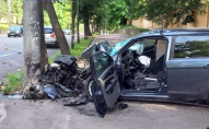 Авто розірвало на частини: 42-річний водій злетів з дороги та загинув на місці. ФОТО