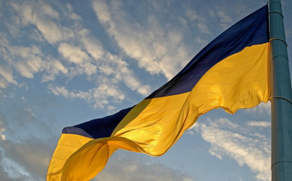 У Латвії чоловік побив юнака з українським прапором