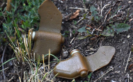 Дві російські міни знайшли на зупинці громадського транспорту