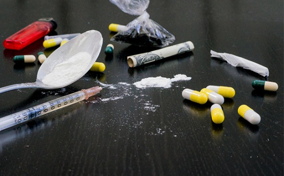 Волинські наркодиллери: молодикам оголосили підозру у розповсюдженні заборонених речовин