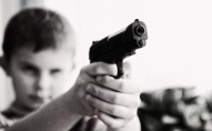 4-річний хлопчик випадково вистрілив у 2-річного брата