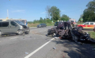 Смертельне ДТП на Львівщині: автівки вщент, двоє загиблих, троє травмовані