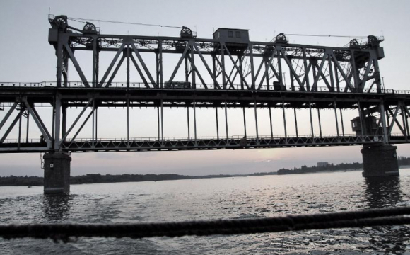 43-річна жінка скинулася з мосту
