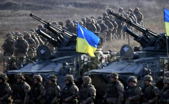 Скільки українських військових сьогодні обороняє Україну