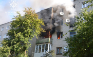 Під час пожежі в будинку з вікна четвертого поверху вистрибнув чоловік