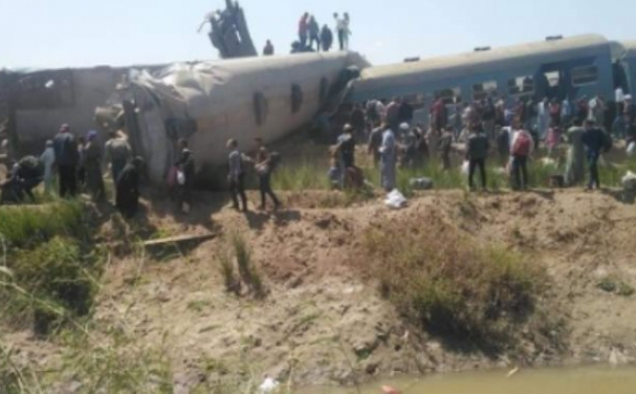 У Єгипті зіткнулись пасажирські поїзди: загинули 32 людини. ВІДЕО