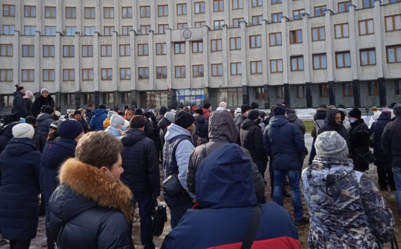 Луцькі підприємці вийшли на акцію проти касових апаратів: чим все закінчилося. ФОТО