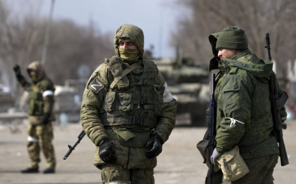Росіяни вбивають одне одного на полі бою в Україні