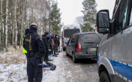 У Польщі затримали 35-річного українця, який перевозив людей у багажнику. ФОТО