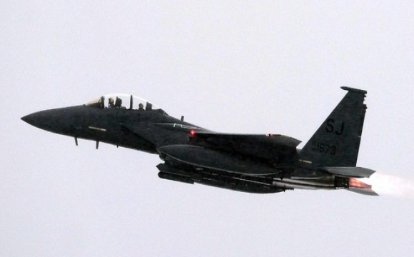 Біля Польщі винищувачі НАТО перехопили три російські військові літаки