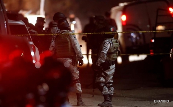 Зухвалий напад на конвой поліції у Мексиці: понад 10 загиблих