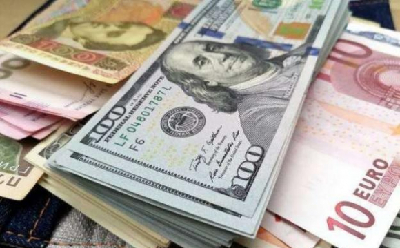 Курс валют на 4 червня: скільки коштують долар, євро і злотий