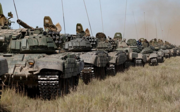 рф стягує військову техніку до кордону східної України