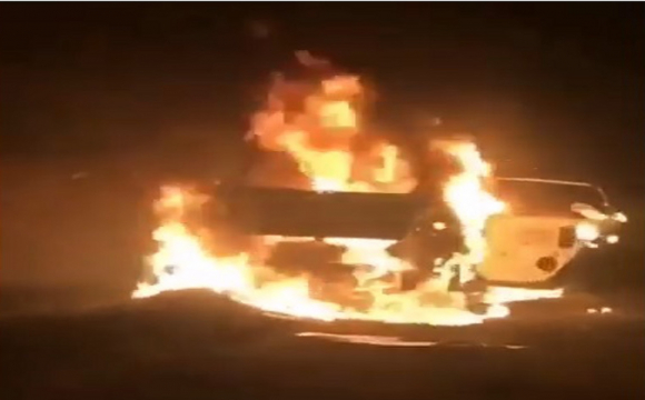 Вночі 11 грудня у Луцьку повністю згоріла автівка. ФОТО. ВІДЕО