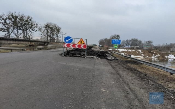 Яка попередня причина обвалу мосту на Волині