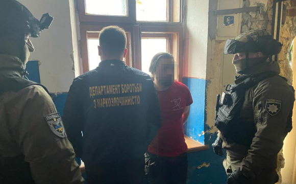 В похоронному бюро на заході України знайшли зброю та наркотики. ФОТО/ВІДЕО