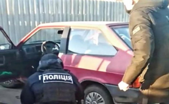 У Нововолинську затримали 3 викрадачів авто