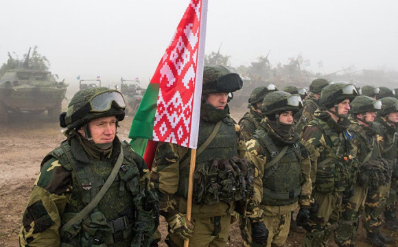 У Білорусі фіксують переміщення військової техніки