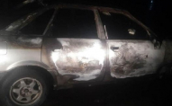 Подружжю депутатки та адвоката у подвір'ї підпалили автомобілі. ФОТО
