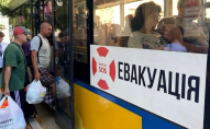 Жінок з дітьми та літніх людей закликали евакуюватися з українського міста
