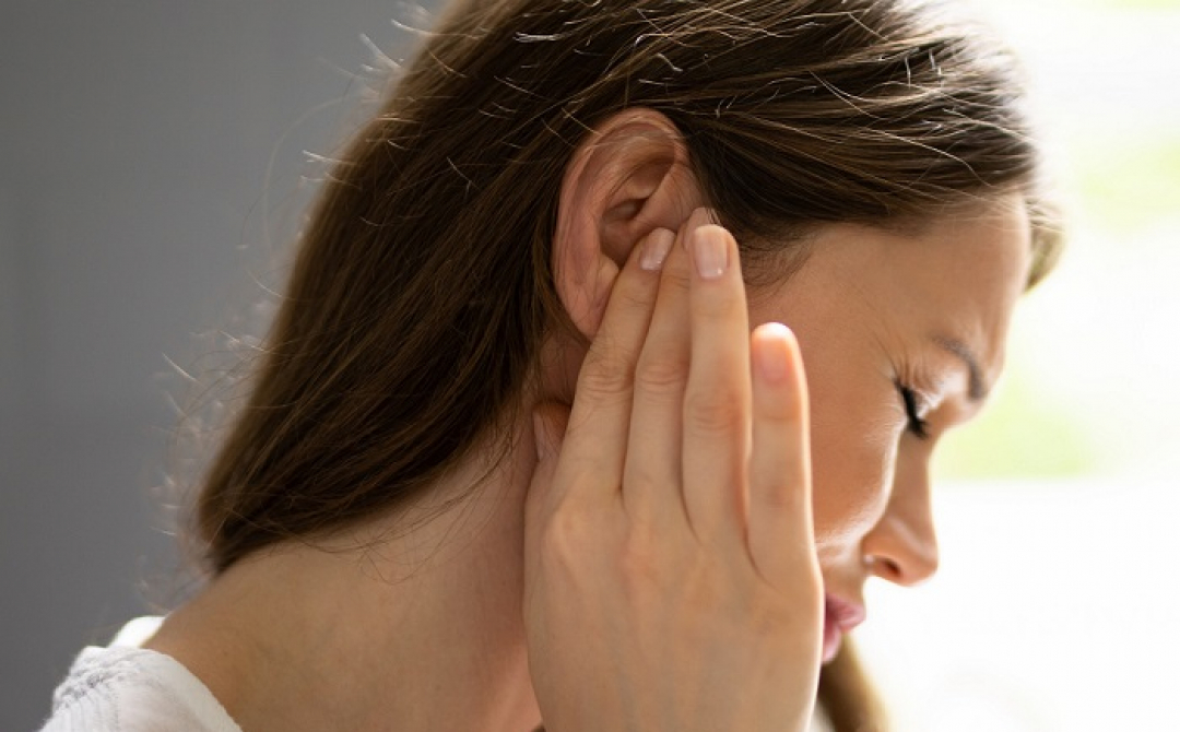 Что делать если продуло ухо и болит. Потеря слуха. После простуды уши не продуваются. Что делать если продуло ухо.