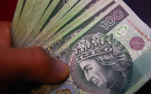 У Польщі різко знизились зарплати: чи торкнеться це українських заробітчан