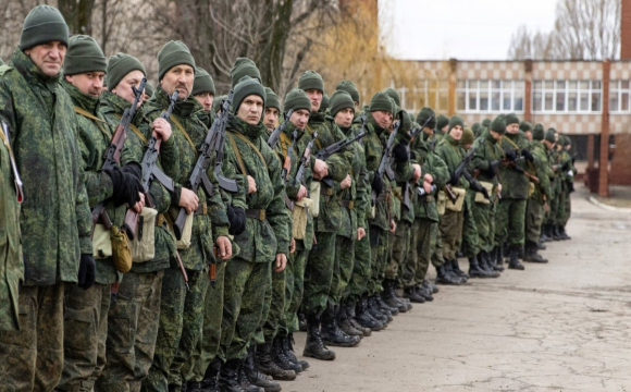 Росіяни перекинули до українського міста 2000 мобілізованих