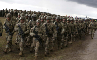 НАТО мобілізує 90 тисяч солдатів: у чому причина