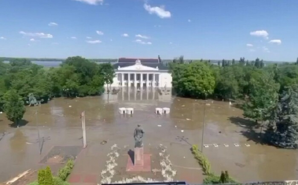  Підрив ГЕС: вода підтопила центр Нової Каховки. ФОТО/ ВІДЕО