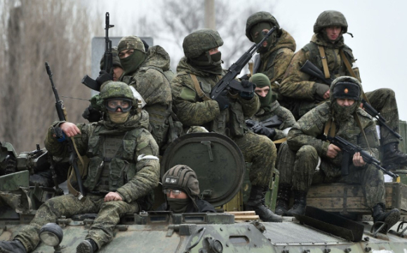 Росіяни зосередили біля українського міста 80 тисяч військових