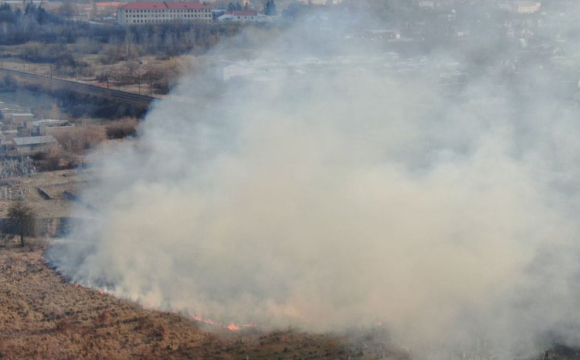 У селі під час гасіння сухої трави загинув 39-річний чоловік