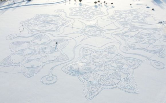 У Фінляндії на снігу з'явився незвичайний малюнок. ФОТО